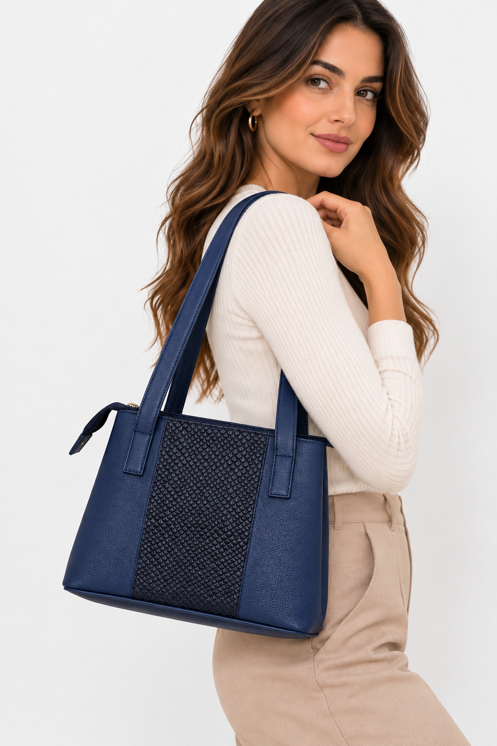 Bolso de Cuero Azul Marino con Textura