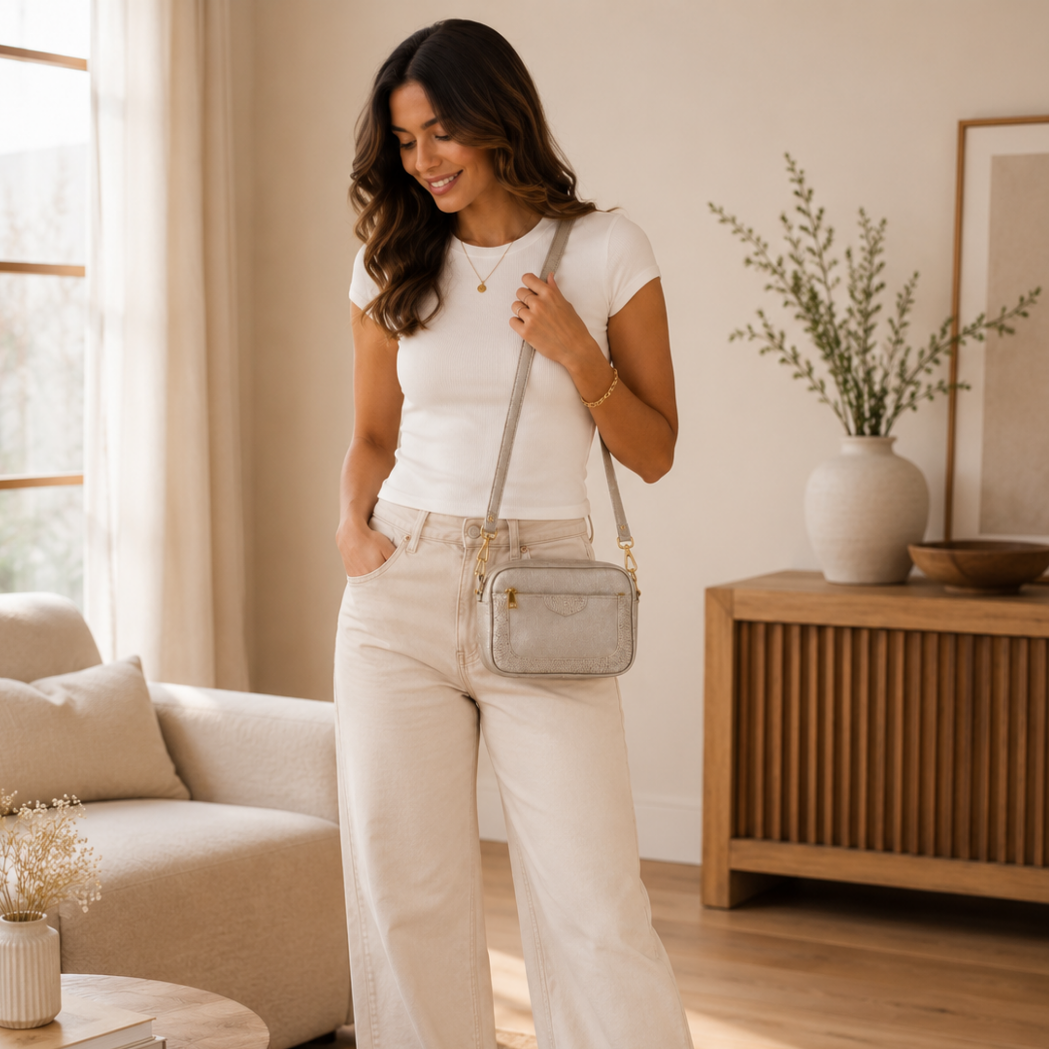 Bolso Crossbody. Champaña metálico100% Cuero