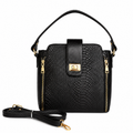Bolso Negro 100% Cuero con Textura y Herrajes Dorados
